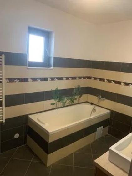 Duplex cu 4 camere cu Teren 150 Mp în Tătărași