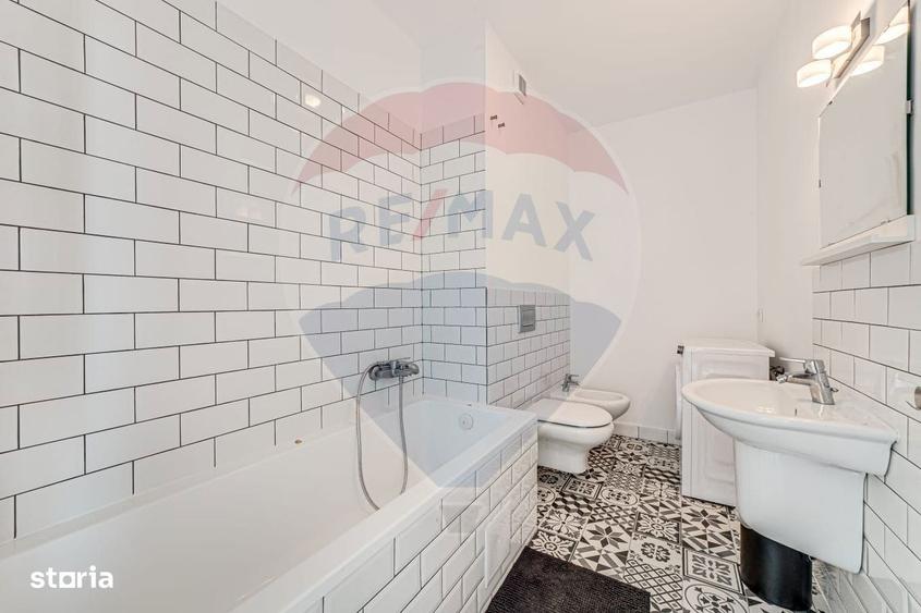 Apartament cu 3 camere, mobilat în Central