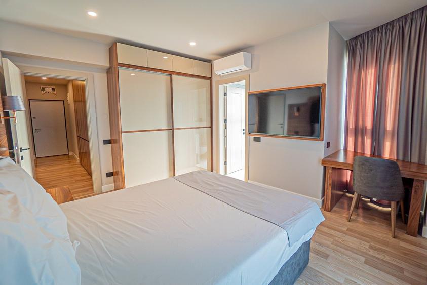 Apartament cu 3 camere decomandat în Universitate