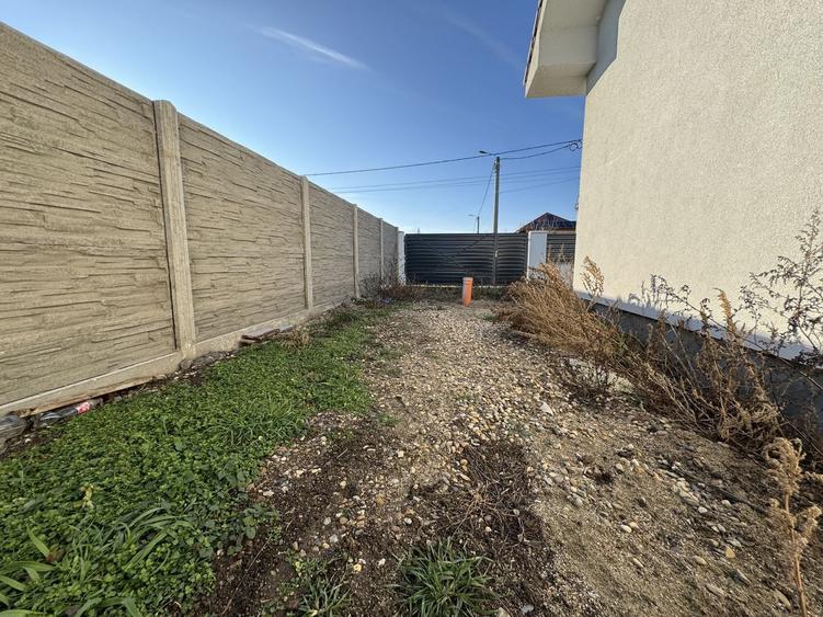 Duplex cu 3 camere cu Canalizare în Dudeștii Noi