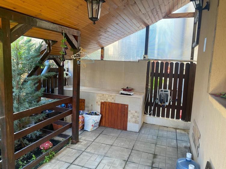 Apartament cu 3 camere decomandat, mobilat în Central