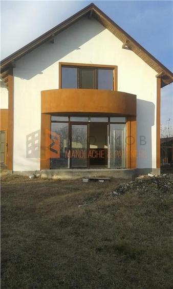 Casă individuală cu 5 camere cu Teren 1700 Mp în Zorești