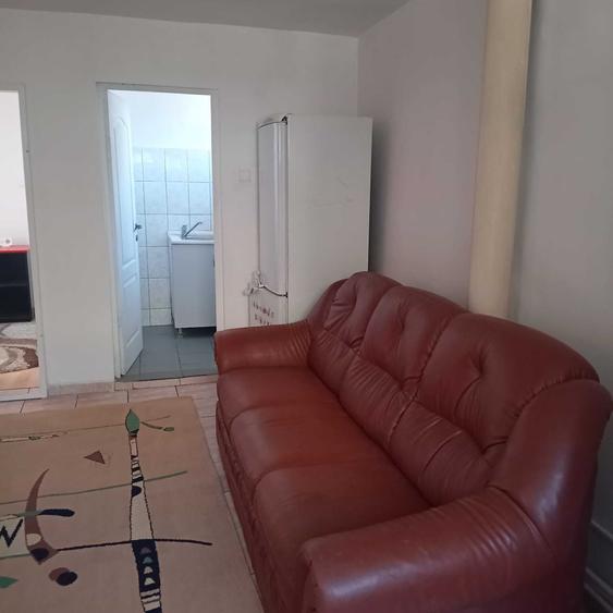 Apartament cu 2 camere nedecomandat în Bucșinescu