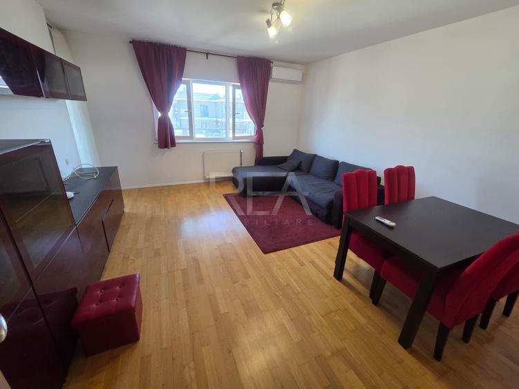 Apartament cu 3 camere decomandat, mobilat în Tei