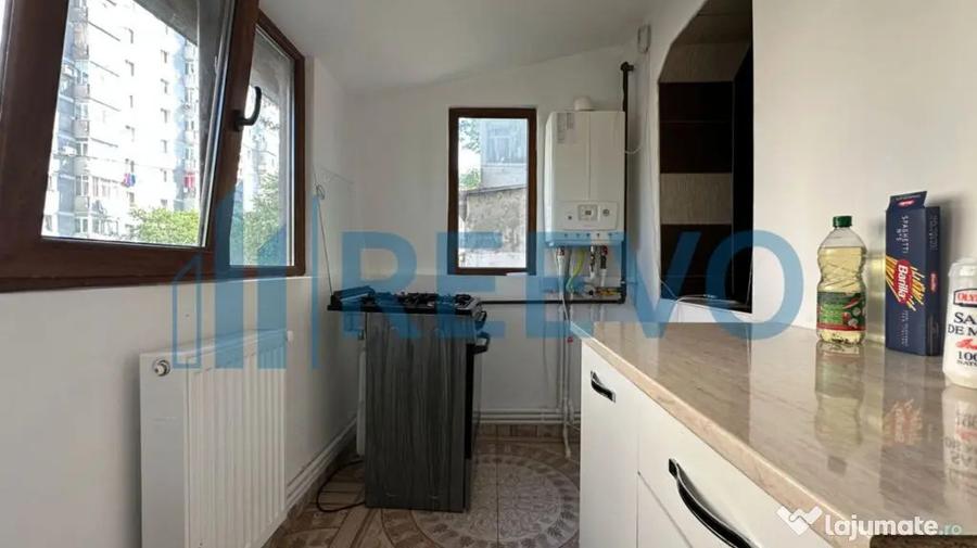 Apartament cu 2 camere semidecomandat, mobilat în Central