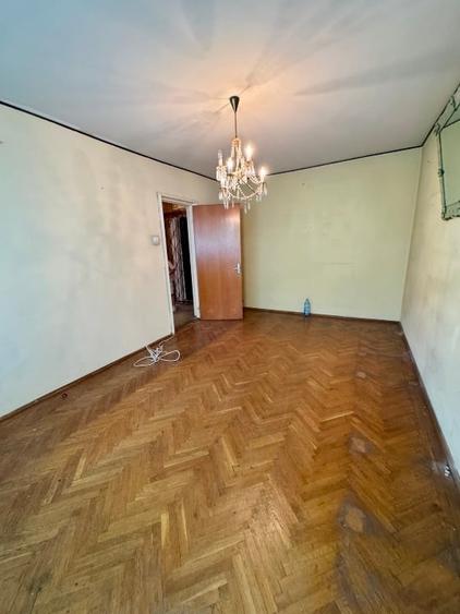 Apartament cu 3 camere decomandat în Colentina