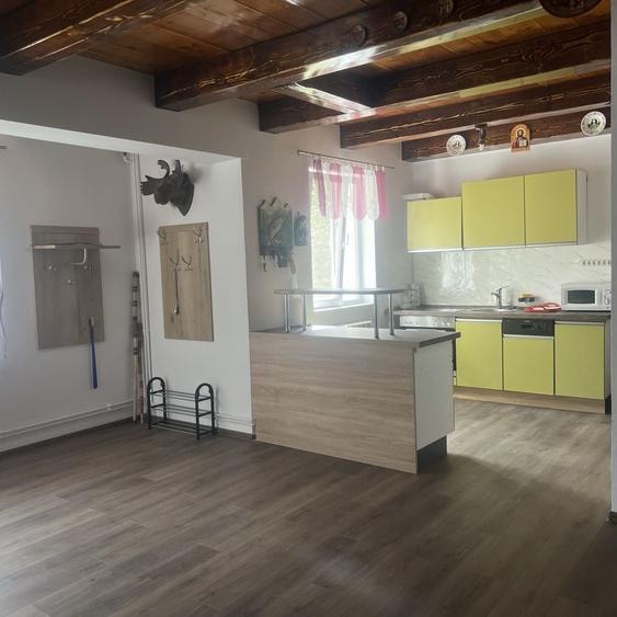 Casă cu 4 camere în Central