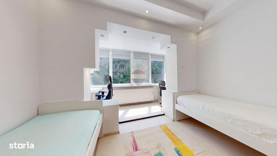 Apartament cu 3 camere în Centrul Civic