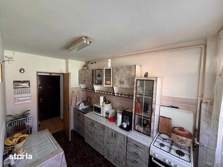 Apartament cu 3 camere în Vitrometan