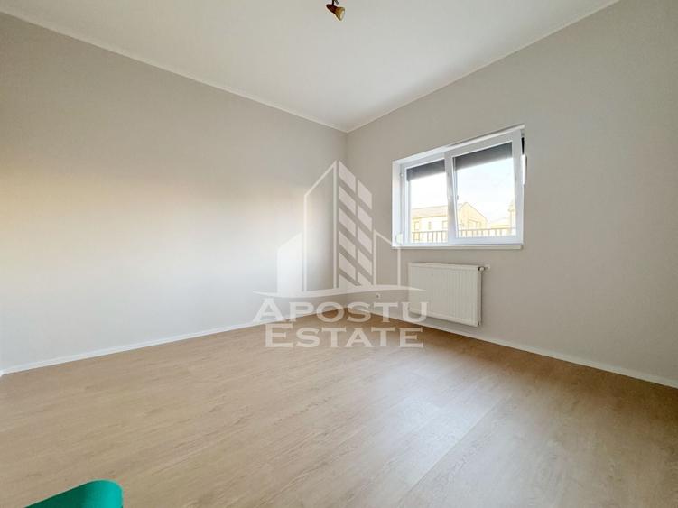 Apartament cu 3 camere semidecomandat în Braytim