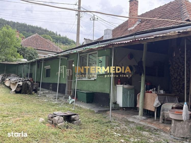 Casă cu 3 camere cu Teren 1375 Mp în Cricău