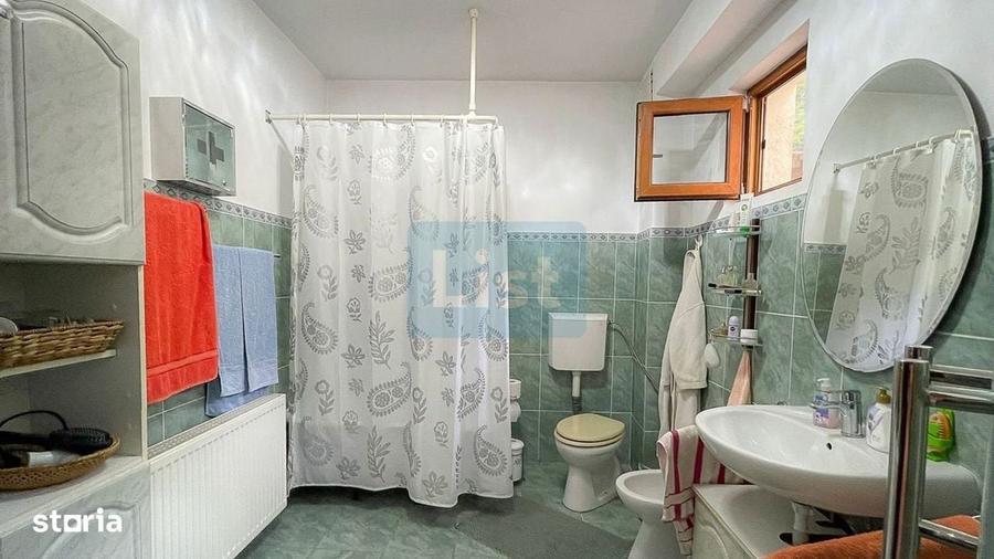 Casă cu 4 camere în Central