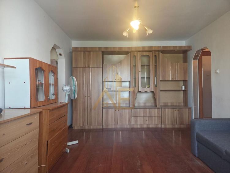 Apartament cu 2 camere semidecomandat în Sud