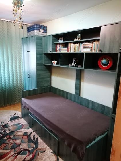 Apartament cu 3 camere decomandat în Caracal