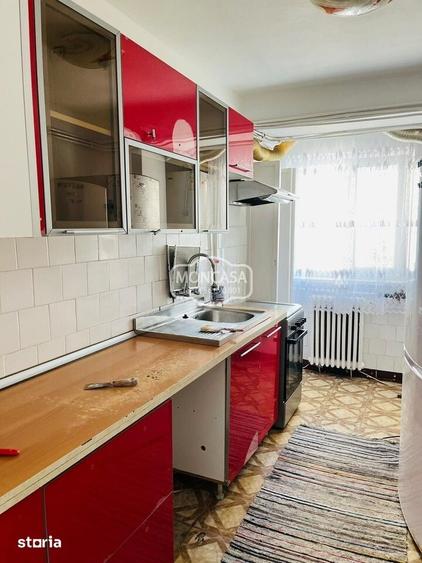 Apartament cu 4 camere decomandat în Central