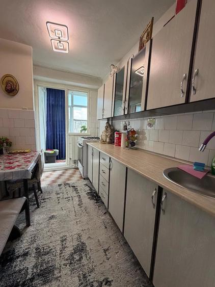 Apartament cu 2 camere decomandat în Micro 13