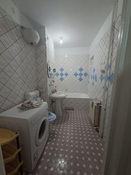 Apartament cu 4 camere decomandat în Colentina