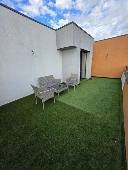 Apartament cu 2 camere decomandat în Micro 17