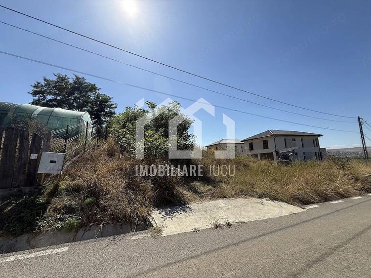 Teren de 652 mp, în Jucu