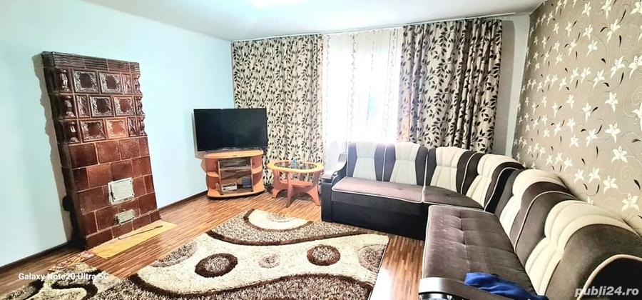 Casă cu 3 camere cu Teren 250 Mp în Hunedoara