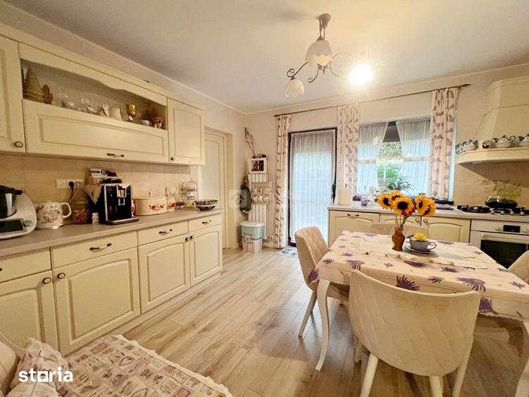 Casă cu 5 camere cu Teren 1500 Mp în Central