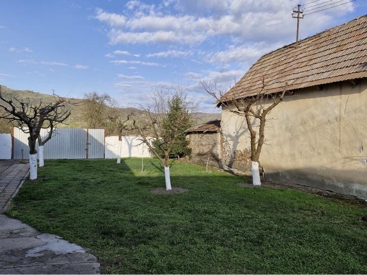 Casă cu 4 camere în Mănărade