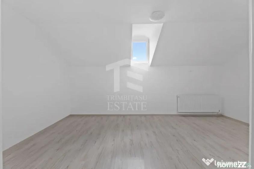 Casă cu 7 camere cu Teren 1446 Mp în Macea