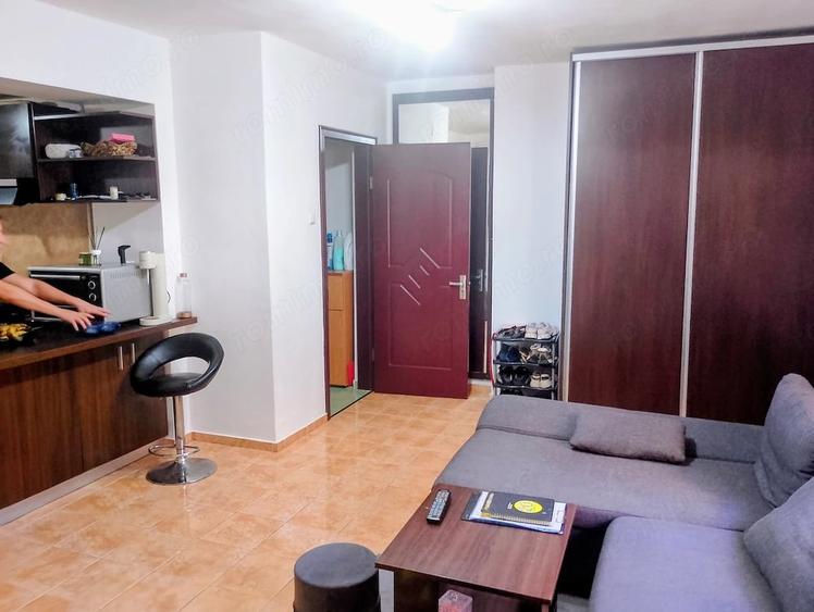 Apartament cu 3 camere decomandat în Telegrafului