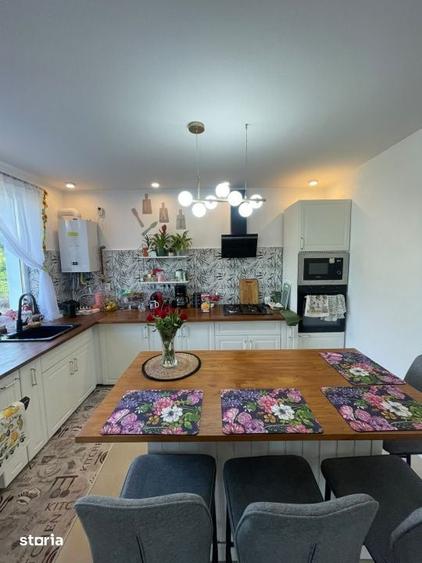 Casă cu 5 camere cu Teren 720 Mp în Central