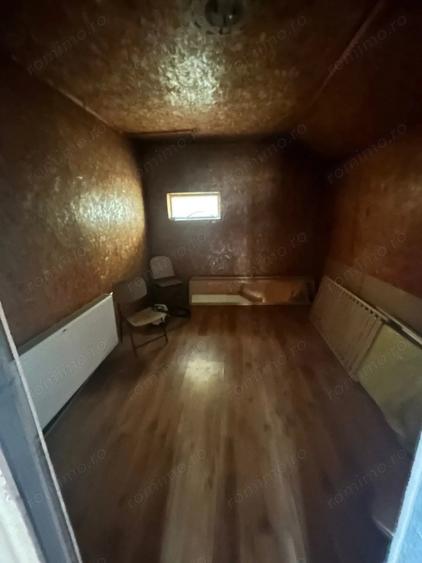 Casă cu 6 camere în Giurgiului