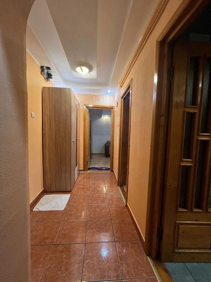 Garsonieră decomandată, mobilată în Micro 20