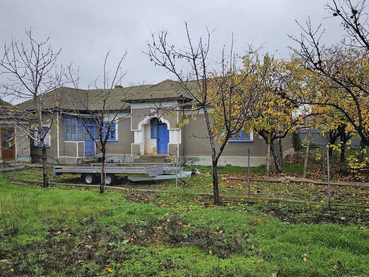 Casă cu 4 camere în Zebil