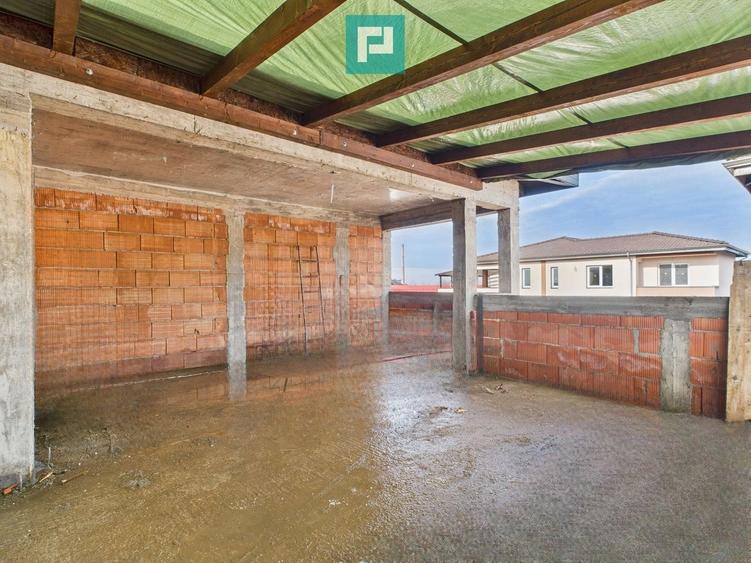 Penthouse cu 2 camere decomandat în Chișoda