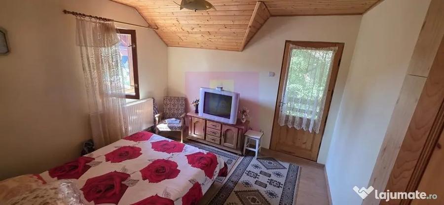 Casă cu 4 camere cu Teren 355 Mp în Central