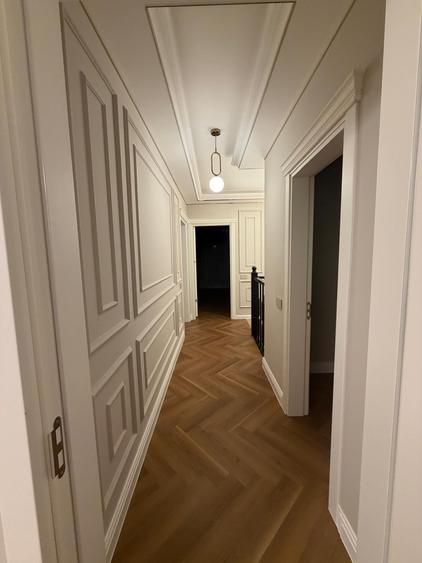 Penthouse cu 5 camere decomandat în 13 Septembrie