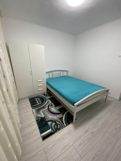 Apartament cu 2 camere decomandat în Micro 12