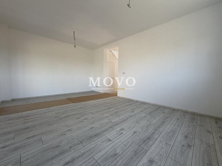 Duplex cu 4 camere cu Canalizare în Moșnița Nouă