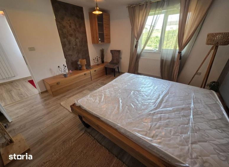 Casă cu 5 camere cu Teren 700 Mp în Valea Lupului