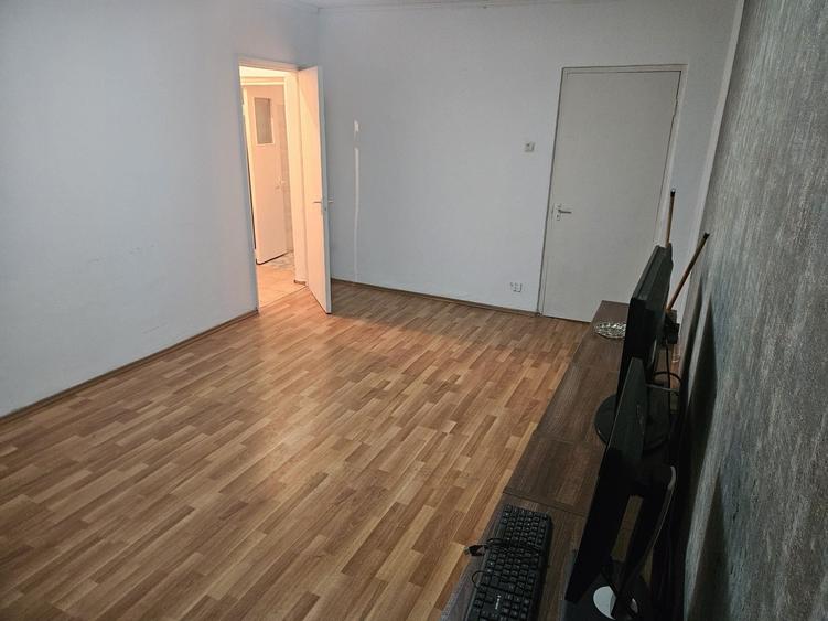 Apartament cu 2 camere decomandat în Exterior Vest