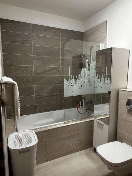 Apartament cu 2 camere semidecomandat, mobilat în Bună Ziua