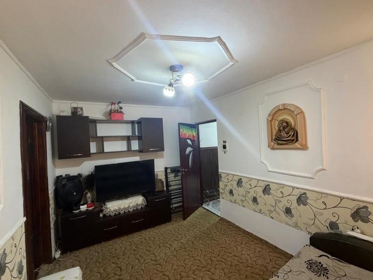 Apartament 3 camere, 39 mp, zona Piata Valea Rosie - 1