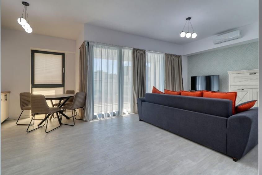 Apartament cu 3 camere decomandat, mobilat în Decebal