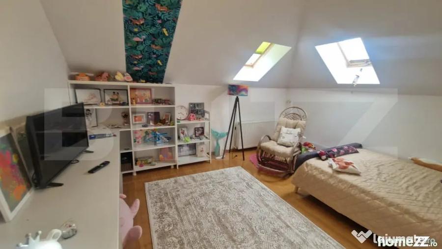 Casă cu 6 camere cu Teren 500 Mp în Bunloc