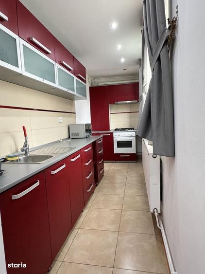 Apartament cu 3 camere decomandat în Micro 3