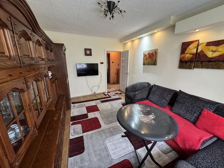 Apartament cu 2 camere semidecomandat în Central