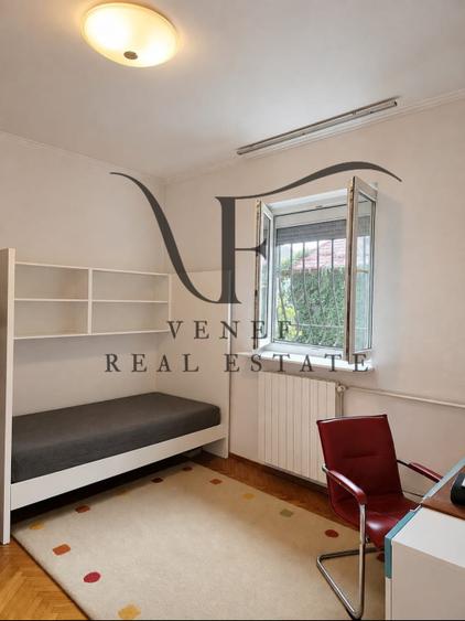 Casă individuală cu 10 camere cu Teren 234 Mp în Barbu Văcărescu