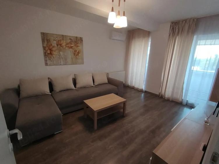 Apartament cu 2 camere decomandat în Titan