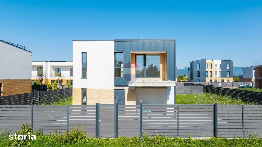 Casă cu 4 camere cu Teren 538 Mp în IAR