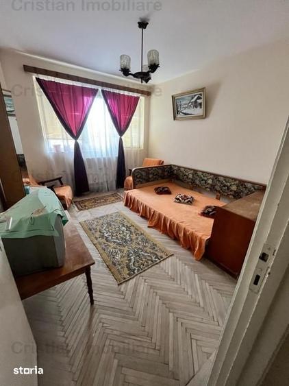 Apartament cu 3 camere semidecomandat în Brăilița