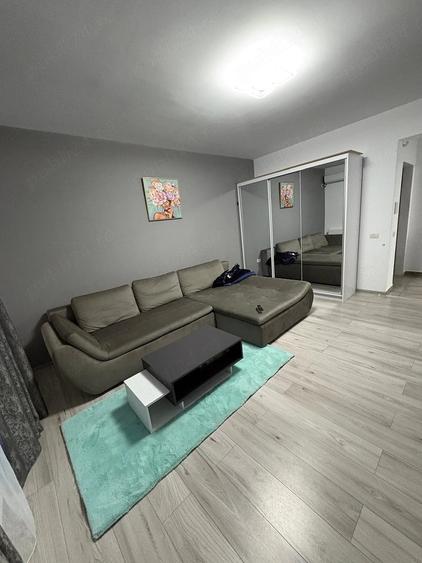 Apartament cu 3 camere decomandat în Dobroești